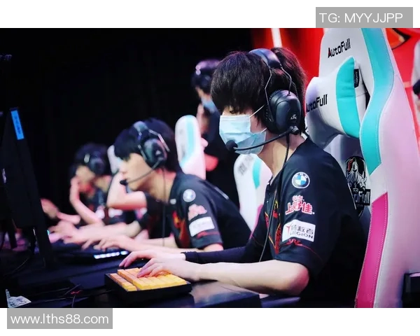 深入分析FPX战队的进攻策略与战术布局解析 深入分析FPX战队的进攻策略与战术布局解析