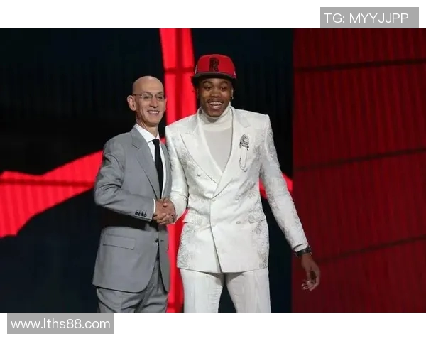 斯科蒂巴恩斯如何在NBA赛场上展现全能球员的魅力与潜力 斯科蒂巴恩斯如何在NBA赛场上展现全能球员的魅力与潜力